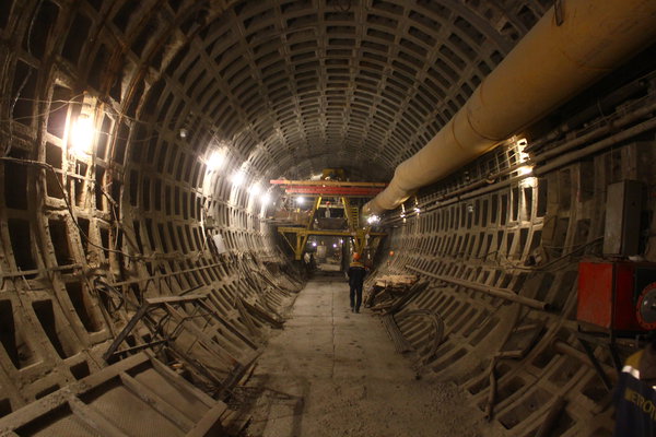 Вид траволаторного тоннеля