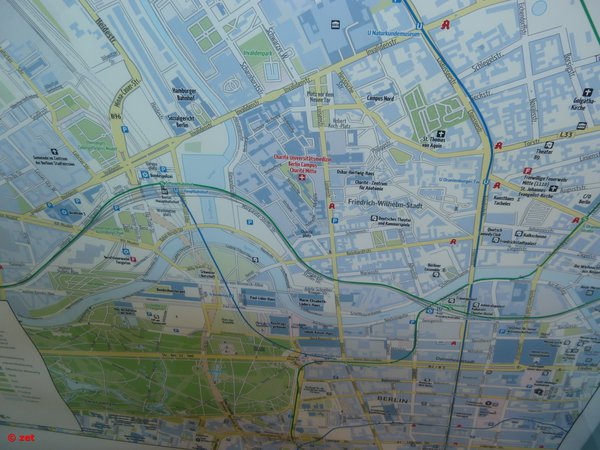 Кусок схемы линий метро U-Bahn + маршруты городской электрички S-Bahn с привязкой к местности