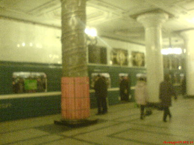 колонна и путевая стена