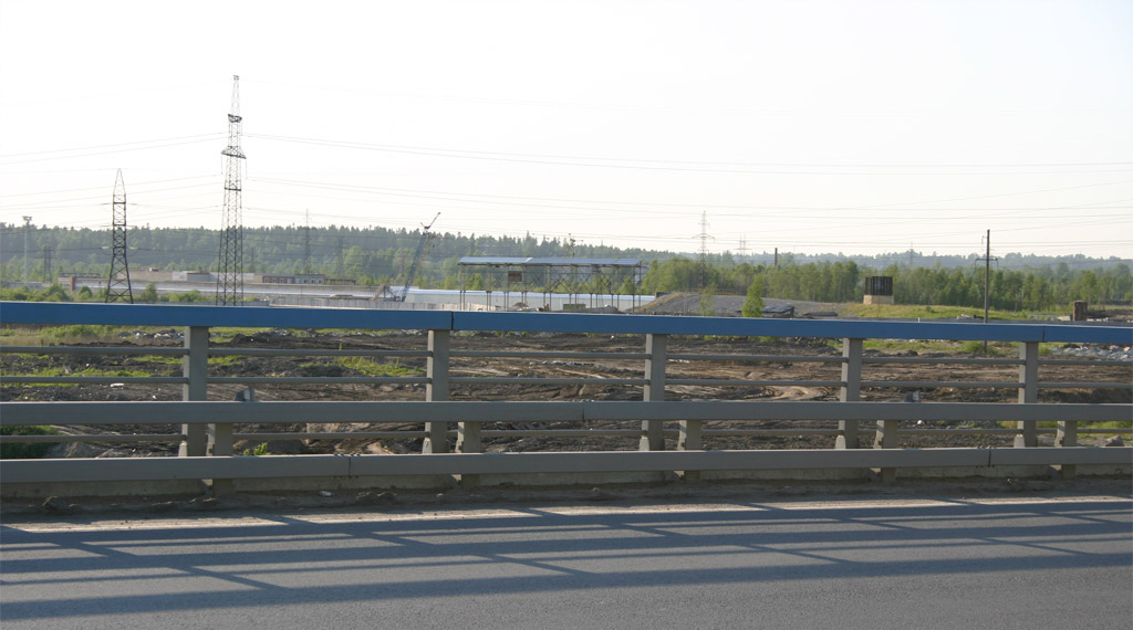 Вид с моста на строительство станции