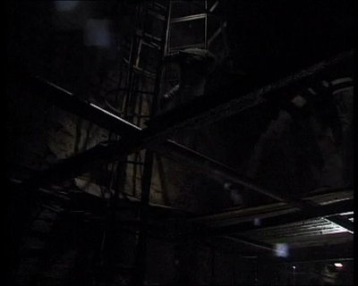 Сюда Лёха проваливается из подземного хода в склепе на кладбище