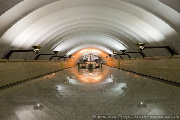 Кому-то этот свет напоминает приятный солнечный свет, для меня же он похож на ядрёный взрыв.