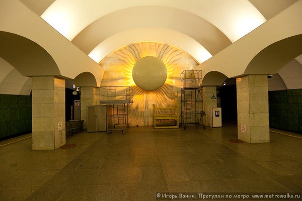 091218-1059914.jpg (111.11 КБ) 8931 просмотр ЦЗ Лесной с подсвеченным солнцем. Декабрь 2009.