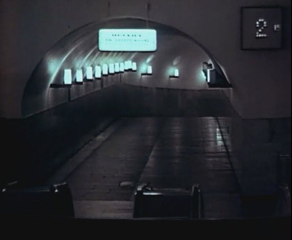 Metro,_metro_ili_razmyshleniya_pod_Nevskim_prospektom_1977[(028212)18-27-45].JPG