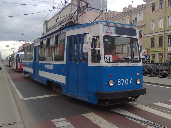 В очереди на Кузнечный стояли ЛМ-68М(Учебный) -&gt; ЛМ-2008(49) -&gt; ЛВС-2005(25)