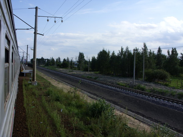 Перегон около Пар. Музея. Вид из электрички