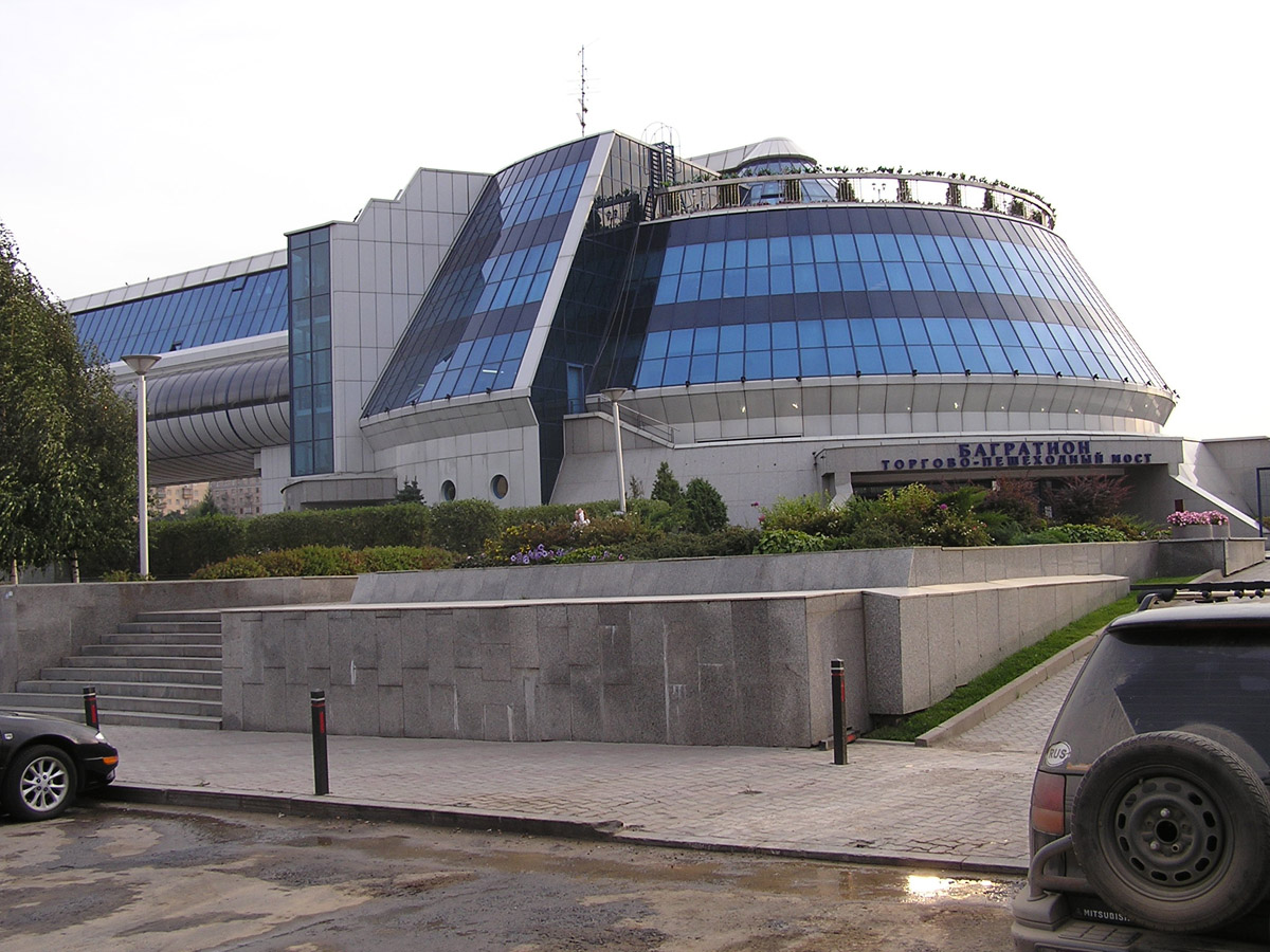 Южный выход в пешеходный мост