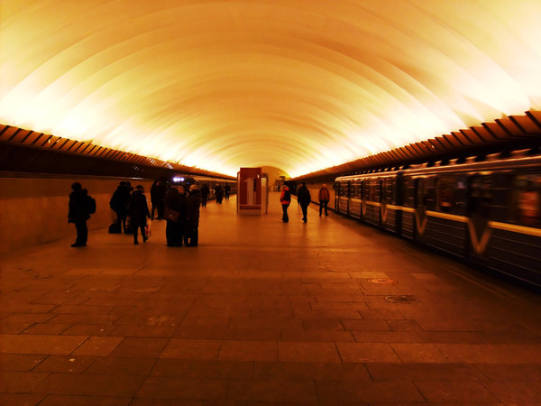 S6303993.JPG (881.4 КБ) 10001 просмотр Общий вид станции с киоском