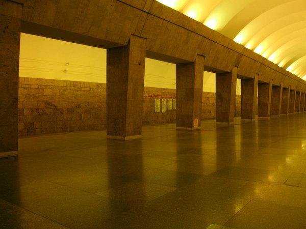 VYBOR_YELLOW.JPG (338.4 КБ) 6245 просмотров Выборгская с новым освещение