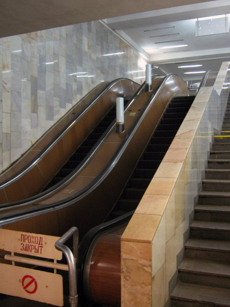 Единственный эскалатор в метро НН (нерабочий).