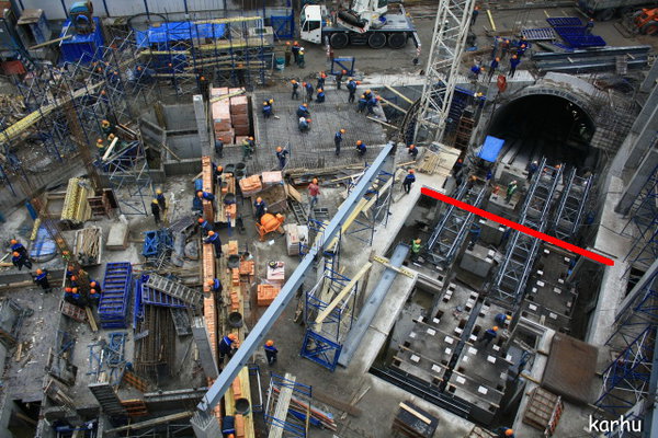 admiral_15_resize2.JPG (193.76 КБ) 5015 просмотров Граница между эскалаторами и машинным залом. Кирпичная стена начинается гораздо ближе к существующему брандмауэру.