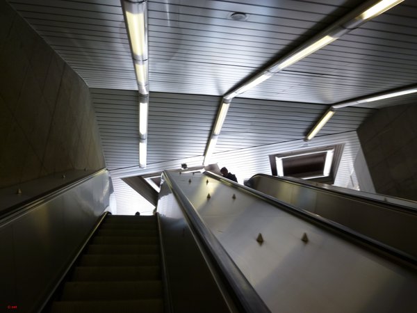 Эскалатор на станции Nádraží Holešovice‎ ( http://g.co/maps/fnsdr )