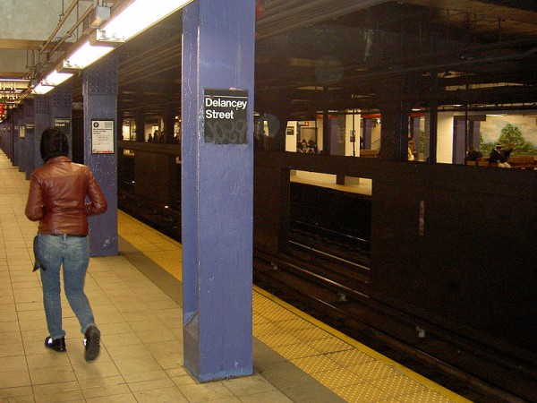 800px-Delancey_Street_Subway_Station_by_David_Shankbone.jpeg