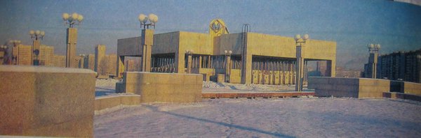 IMG_1591.jpg (64.59 КБ) 8927 просмотров Конец 80-х - начало 90-х. Фото из справочника "Петербург. Петроград. Ленинград", 1992 г.