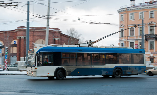 БКМ 321 №3419.jpg (661.77 КБ) 3488 просмотров БКМ 321 №3419, поворачивает с площади Труда на Конногвардейский бульвар.