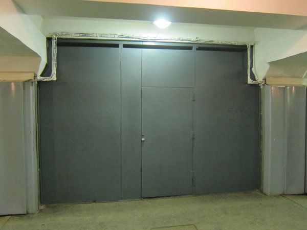 IMG_9770.JPG (1.71 МБ) 10478 просмотров южный выход с дверью