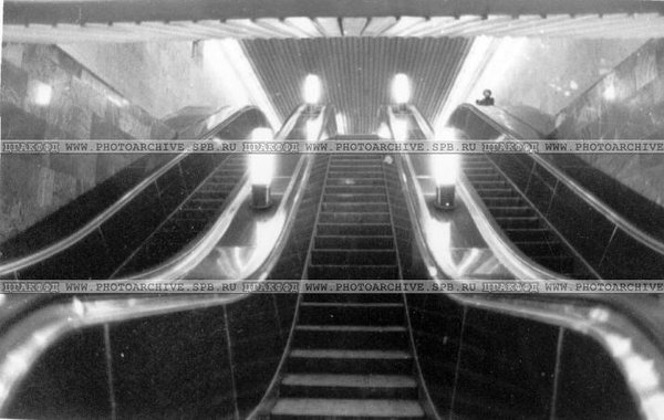 file3.jpeg (50.67 КБ) 11901 просмотр Эскалаторы в "Рыбацком", 1984 г.