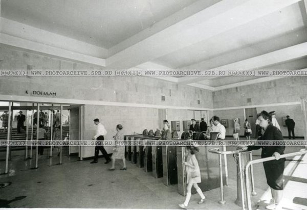 file6.jpeg (46.86 КБ) 11901 просмотр Внутри вестибюля станции "Дачное", 60-е г.г.