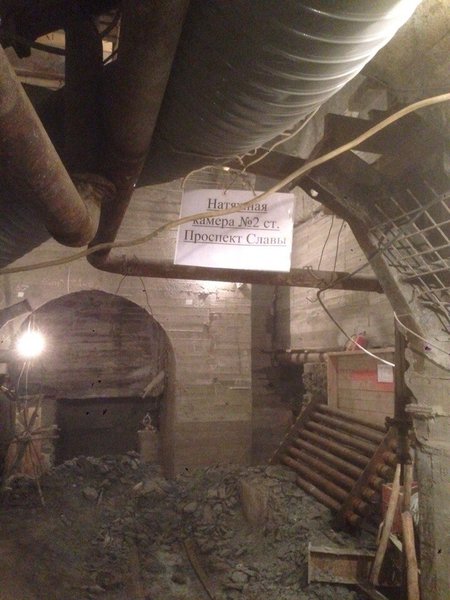 Вход с тоннеля в камеру