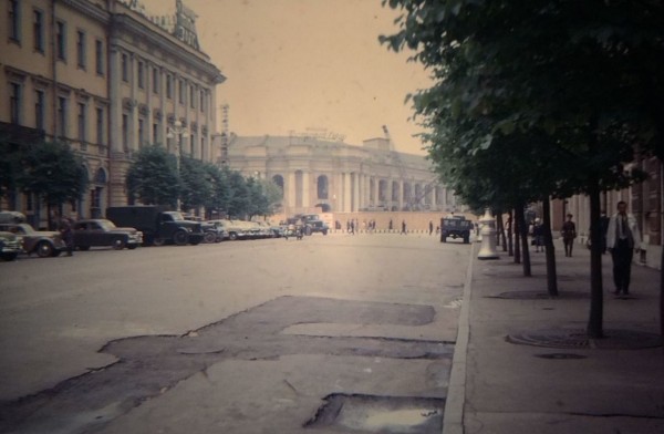 nevsky.jpg (134.28 КБ) 20512 просмотров Улица Бродского (Михайловская), 1962 год.