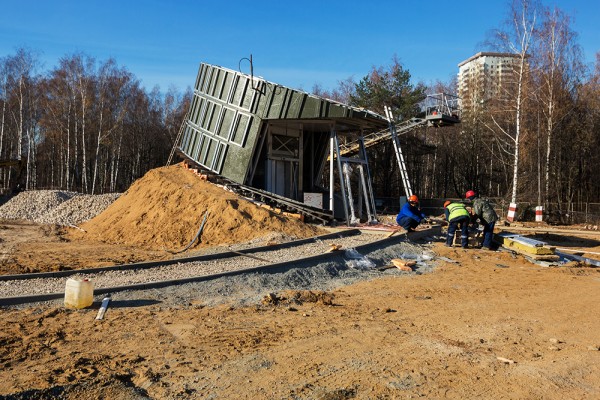 tr_pen'.jpg (1014.09 КБ) 5168 просмотров Для павильонов придумали образ вывернутого ветром пня.