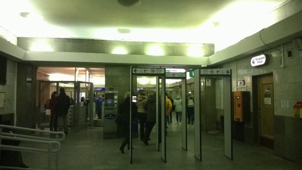Пл. Восстания, вход с Московского вокзала