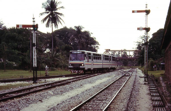 Малайзия, 21 марта 1989 года. Пятивагонный дизель-поезд. Railasia
