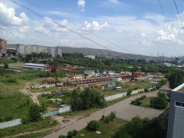 Вид на стройплощадку со здания на ул. Крупской