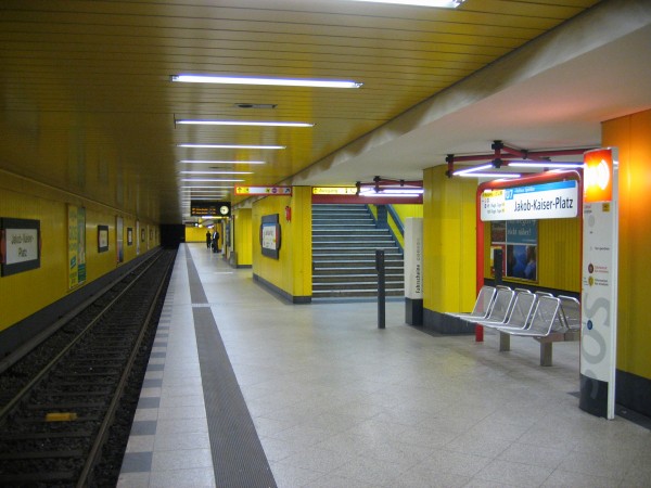 Jkaiserplatz-ubahn.jpg