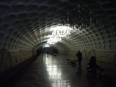 &amp;quot;Киевская&amp;quot;-самая темная станция,что я когда-либо видел,после нее даже наша&amp;quot;Чкаловская&amp;quot;кажется просто ослепительно яркой=)