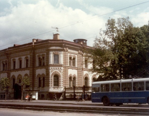 1977.jpg