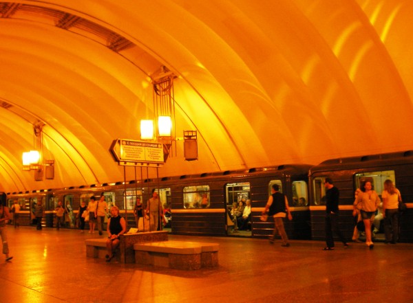 Ligovsky_metrostation-2[1].JPG