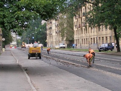 На 22 линии - заканчивается укладка асфальта