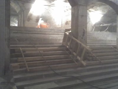 Лестничный марш перехода со Звенигородской.Все ступени уложены.