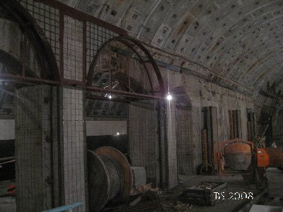 Самая недоделанная часть центрального зала.У натяжной.