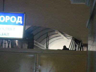 Попытался сфотать переходный коридор.