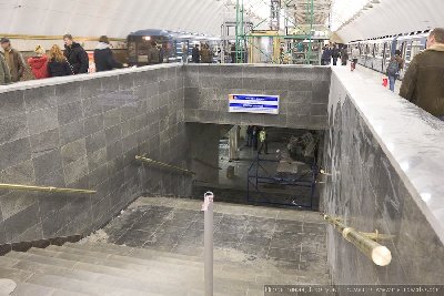 Второй спуск в переход, симметричный первому.