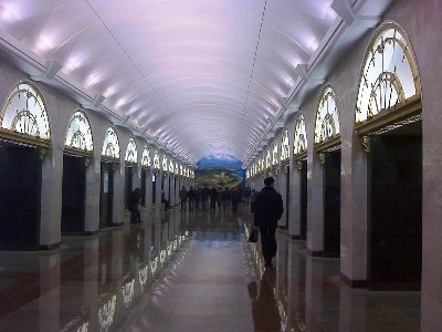 Станция Звенигородская.... Хочется и в дальнейшем любоваться этим изображением Петропавловки, очень неплохо смотрится